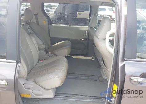 2014 Toyota Sienna Xle V6 8 Passenger из США, поврежденный, VIN 5TDYK3DC1ES485160